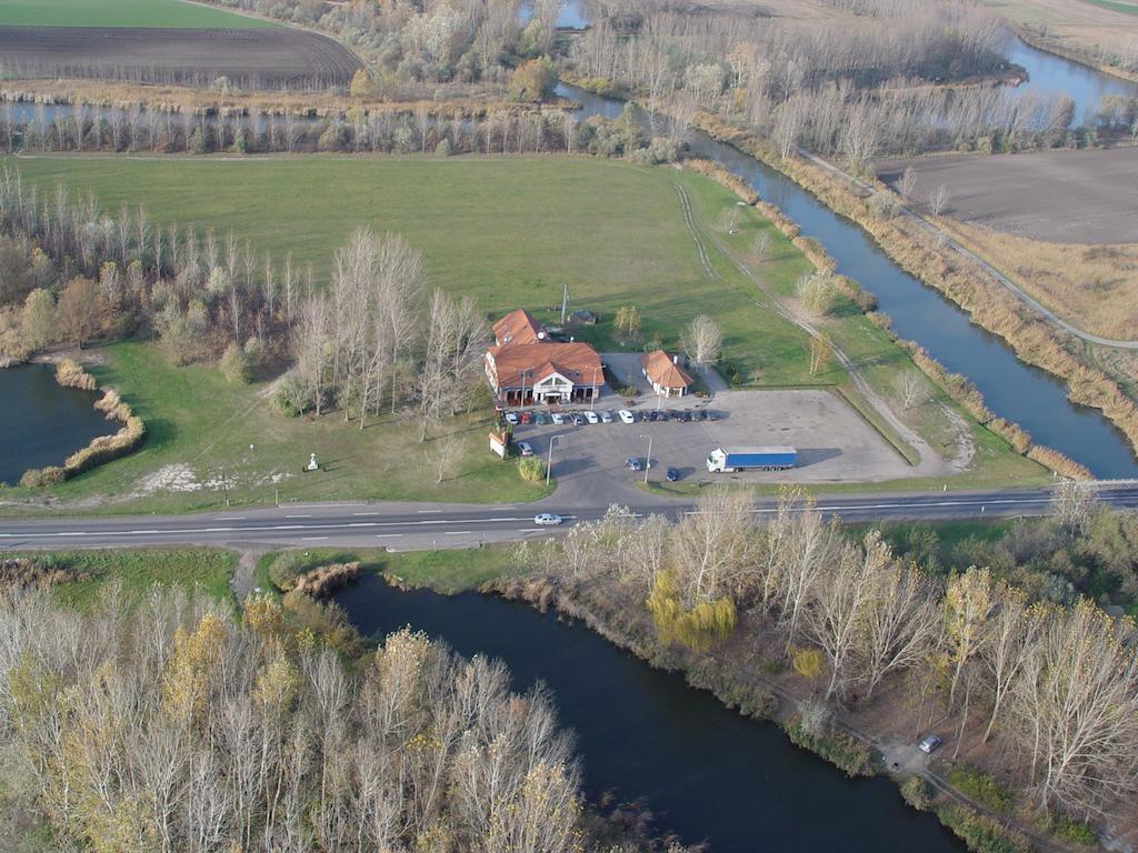Kigyosi Csarda & Panzio Bed & Breakfast Fulopszallas Eksteriør bilde